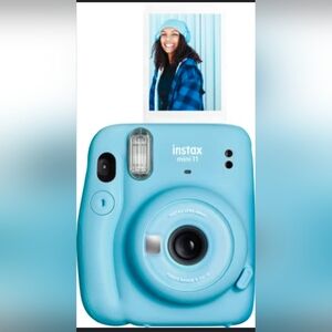 Instax Mini 11 Polaroid camera blue New in Box